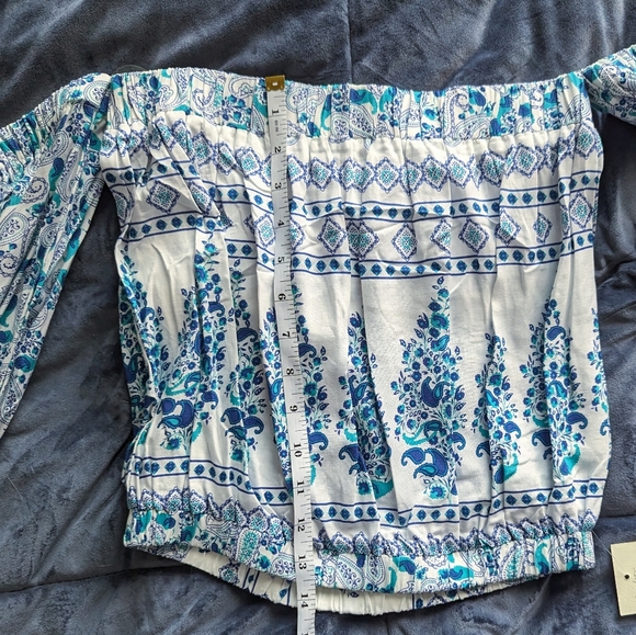 Smocked Blouse w/ Off-Shoulder Long Sleeves - Picture 6 of 6